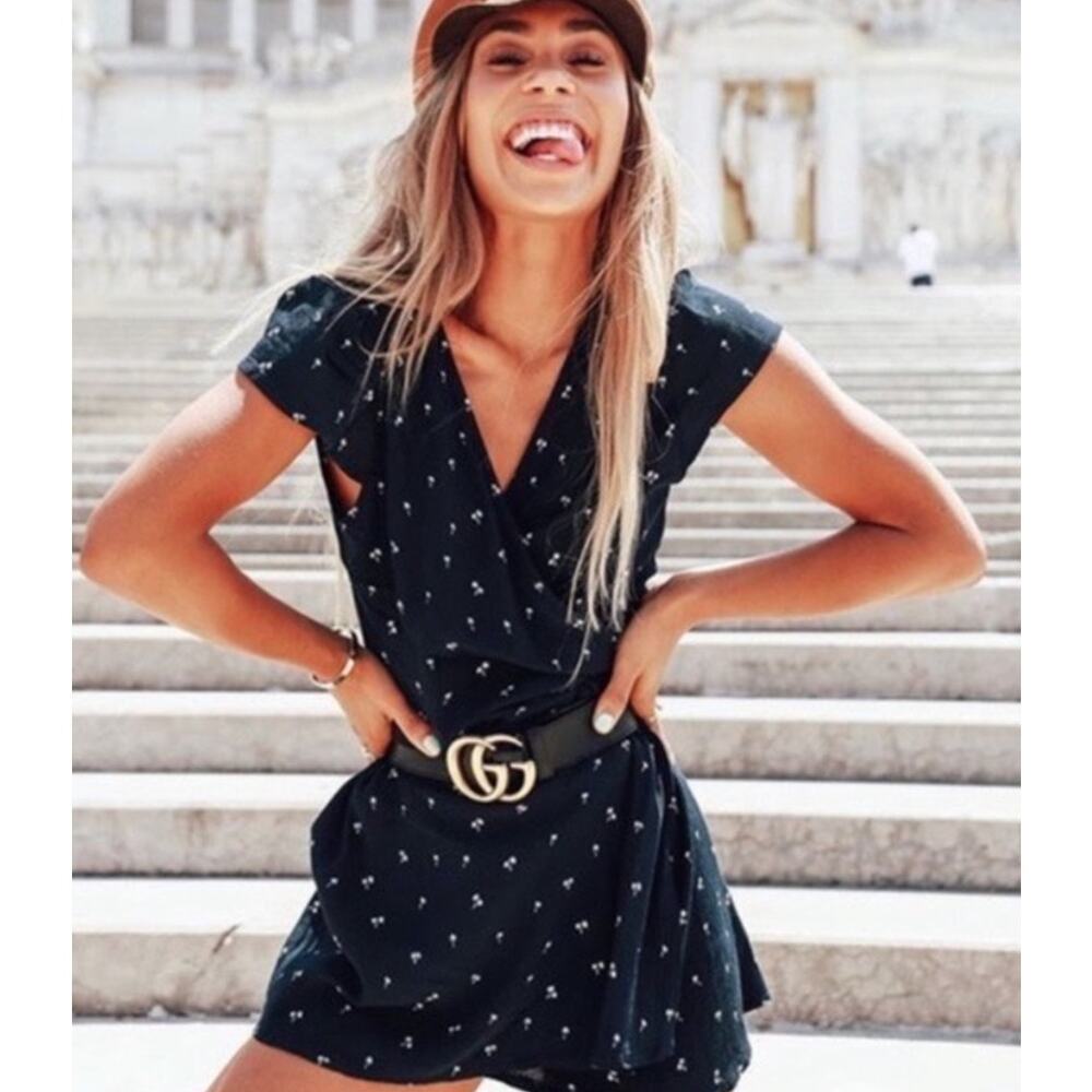 Brandy Melville “Robbie” Wrap Dress – Navy Floral small